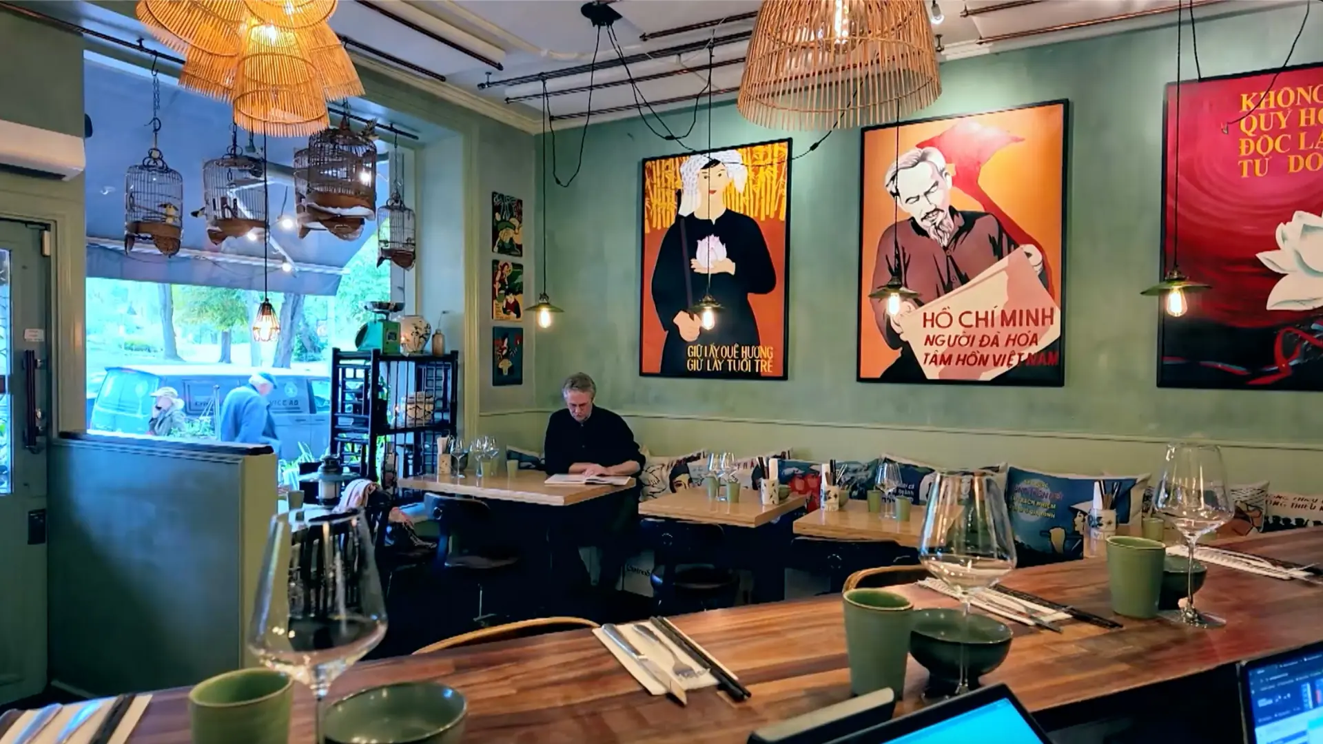 Hương vị Việt trên bản đồ Michelin Thụy Điển | Người Việt 5 châu | 09/11/2025